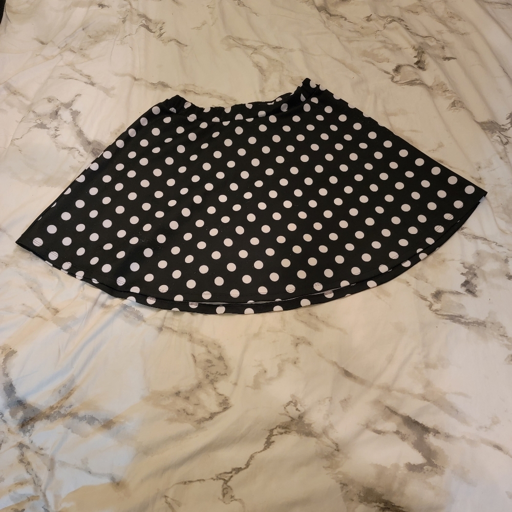 Vintage style polka dot skirt!